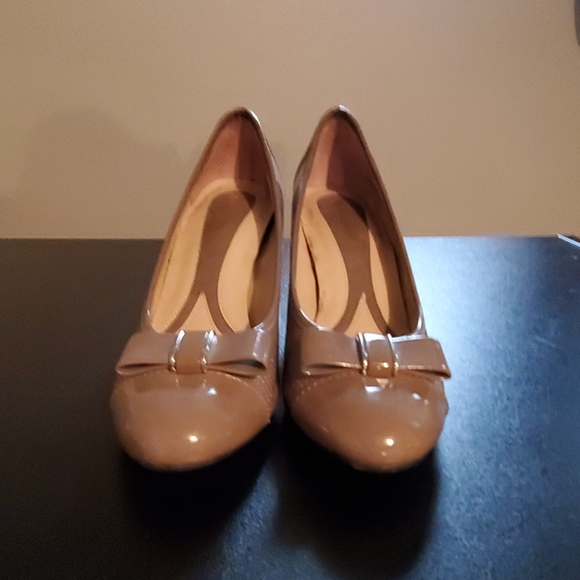 Heels - Picture 2 of 4